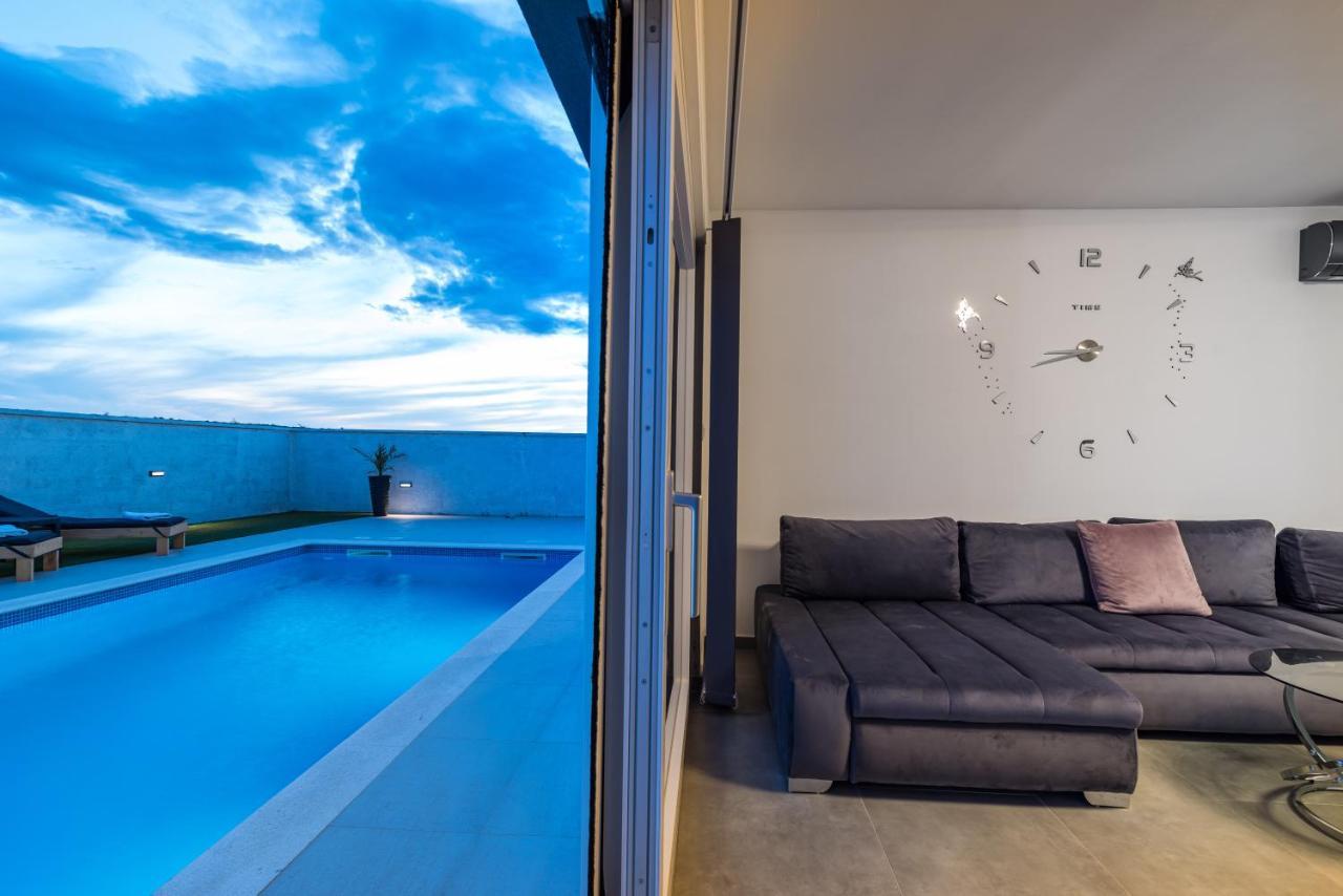 Luxury Villa Noemi Razanac Ngoại thất bức ảnh