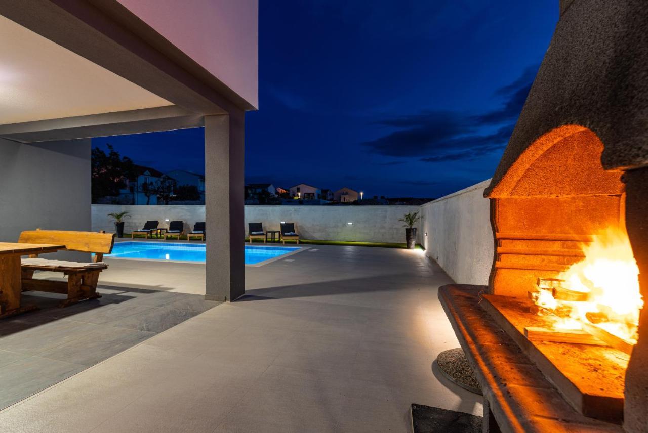 Luxury Villa Noemi Razanac Ngoại thất bức ảnh